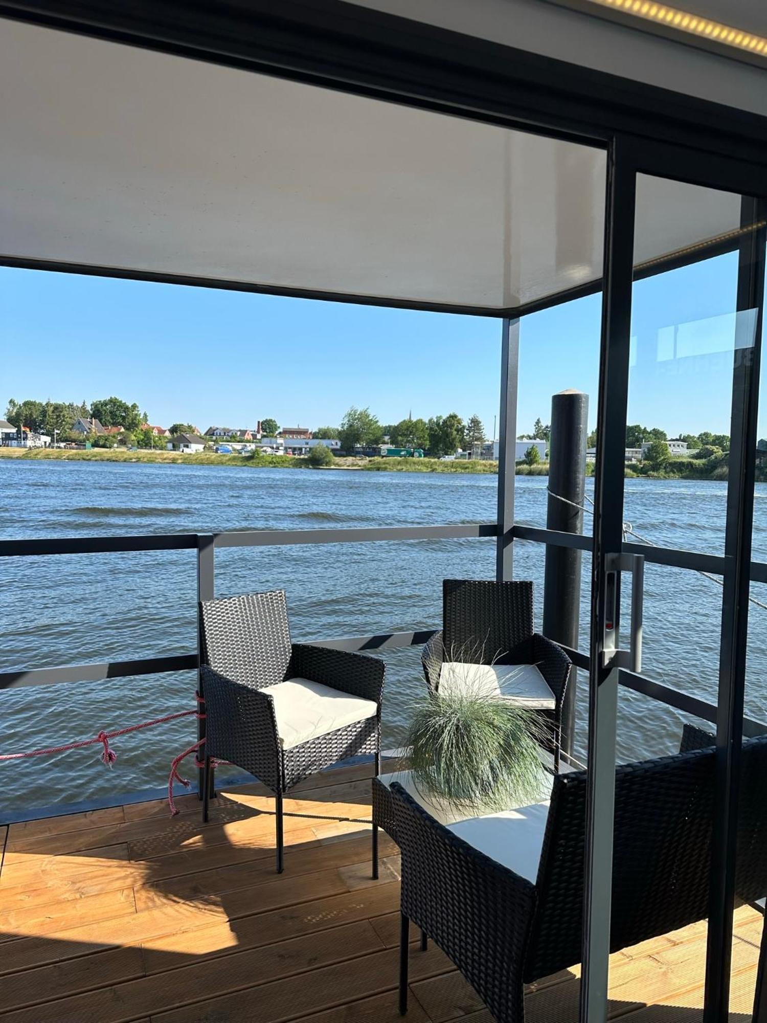Premium Hausboot Trave Traum Apartment Любек Екстериор снимка
