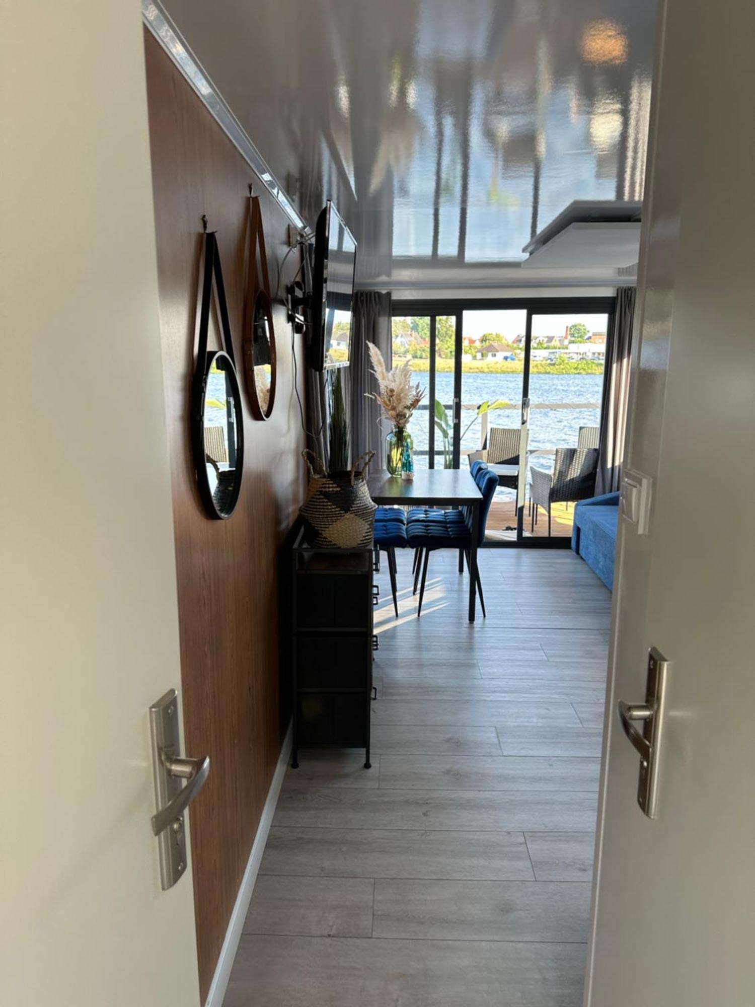 Premium Hausboot Trave Traum Apartment Любек Екстериор снимка