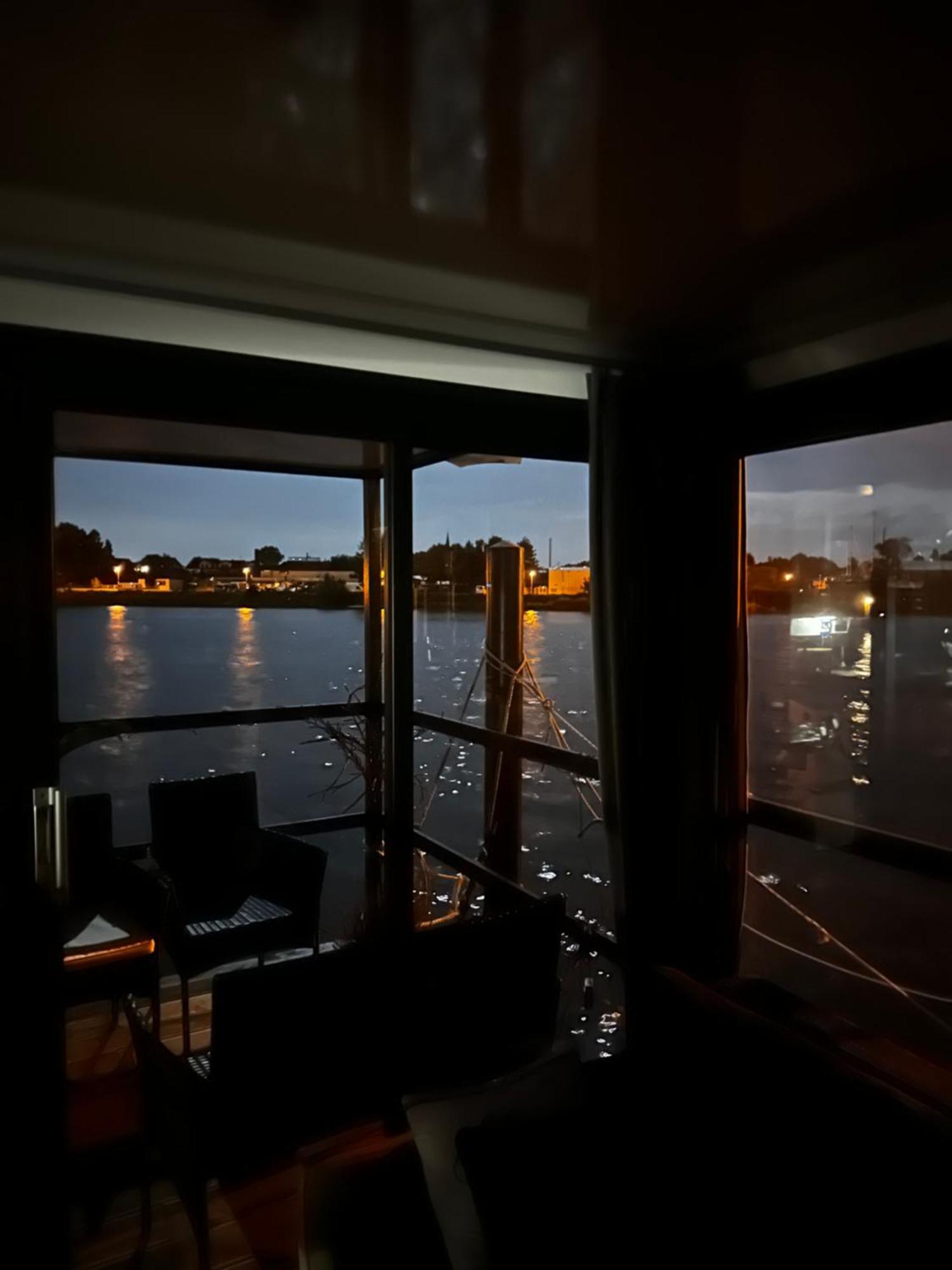 Premium Hausboot Trave Traum Apartment Любек Екстериор снимка