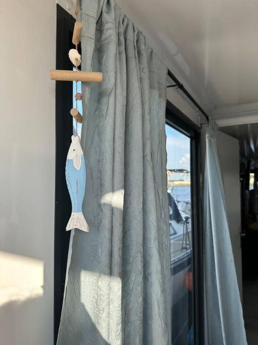 Premium Hausboot Trave Traum Apartment Любек Екстериор снимка