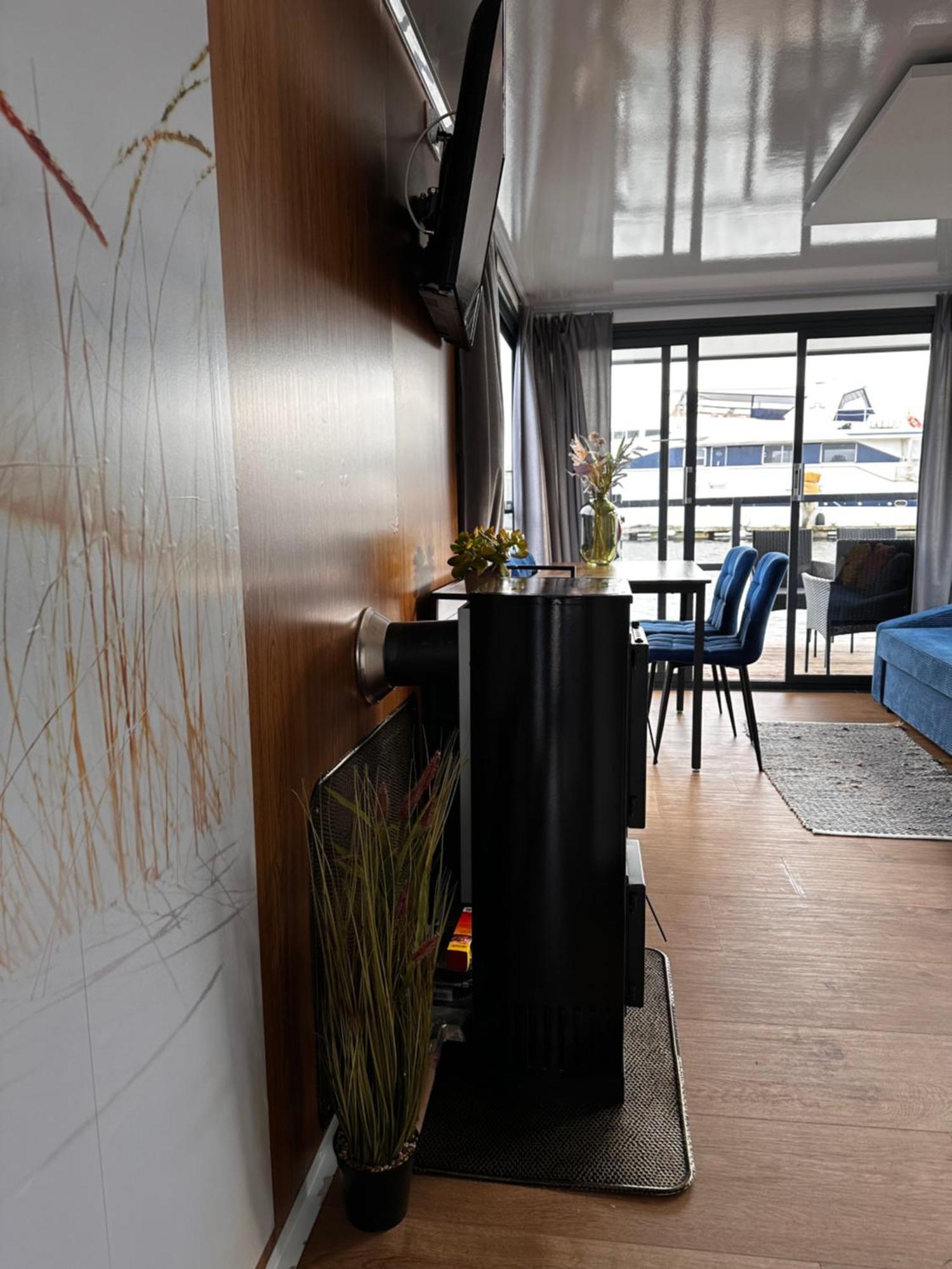 Premium Hausboot Trave Traum Apartment Любек Екстериор снимка